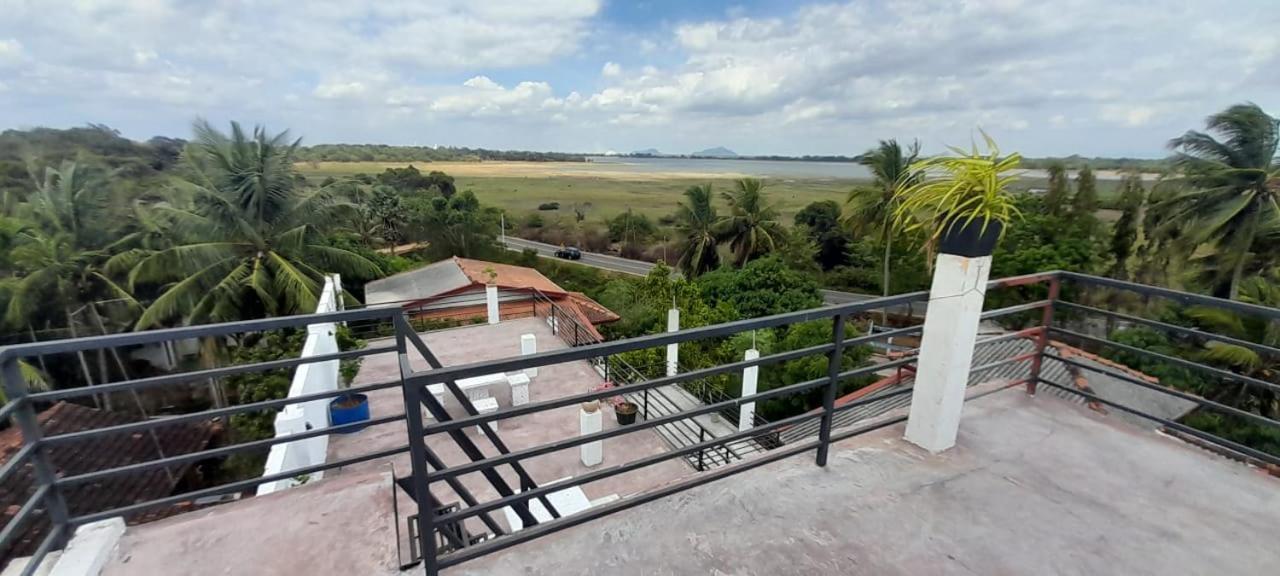 Lake Edge Resort Anuradhapura Exterior foto